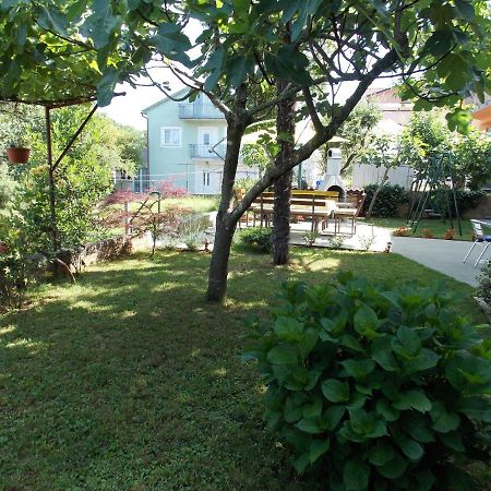 Apartments Cutic Malinska Exterior foto