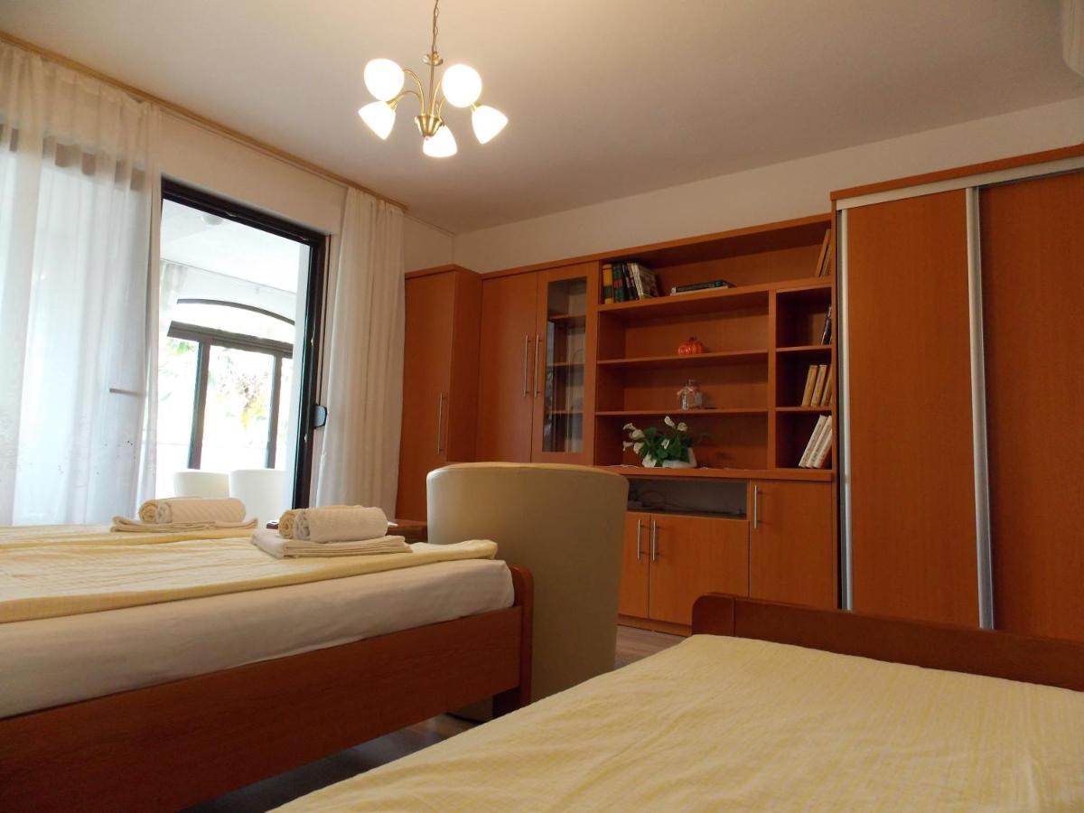 Apartments Cutic Malinska Exterior foto